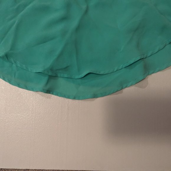 Iris of Los Angeles Small Cropped Flowy Tank in Teal - Picture 5 of 8